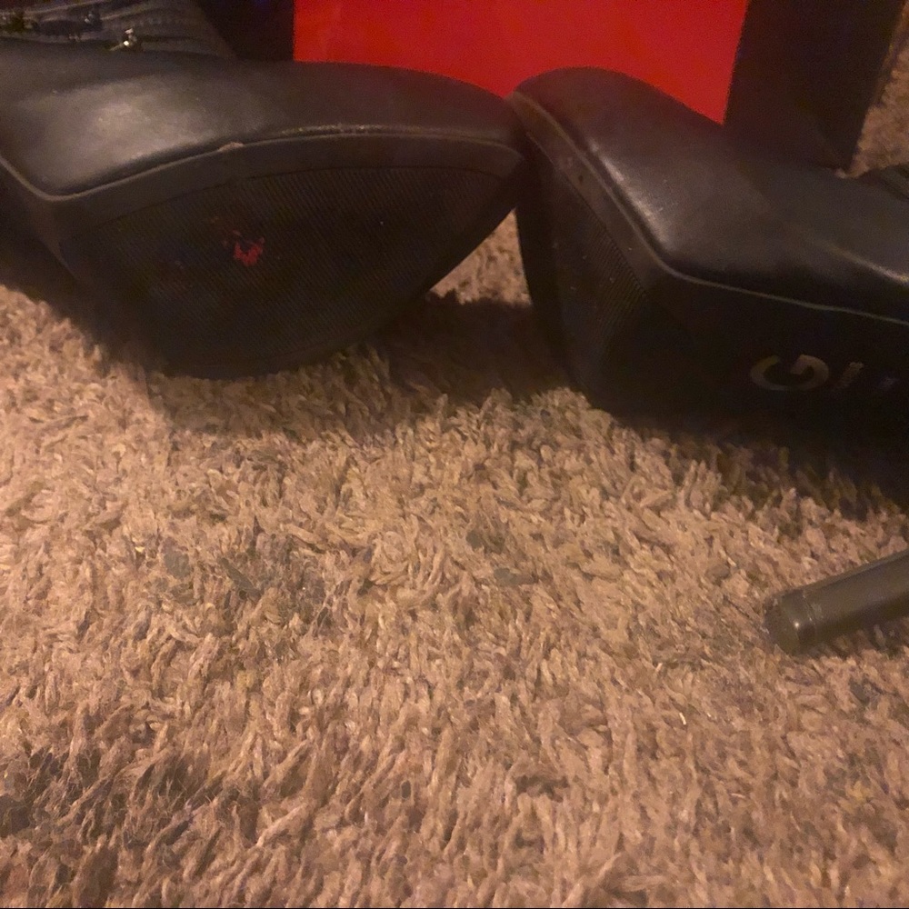 Shoes - Picture 3 of 6